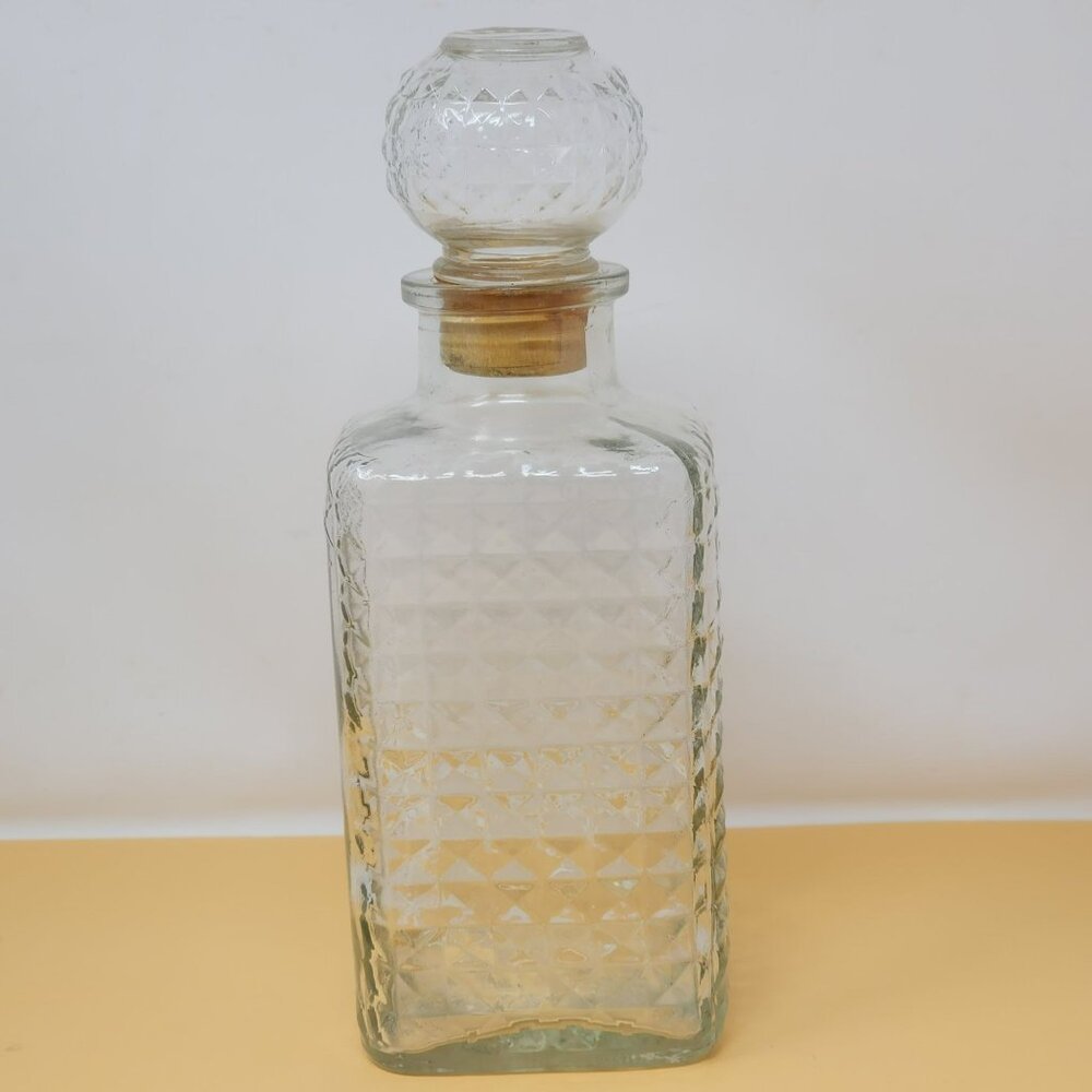 Vintage Diamond-Cut Glass Decanter With Stopper For Liquor Or‎ Decorative Use